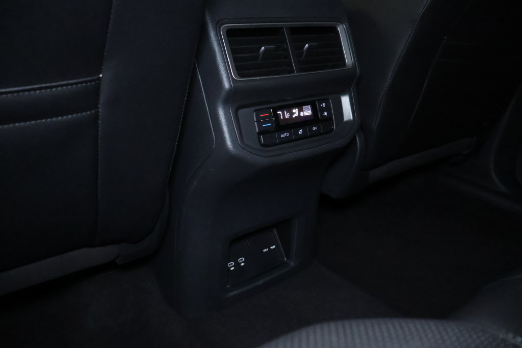 Used 2024 Volkswagen Atlas SE AWD/4WD image 15