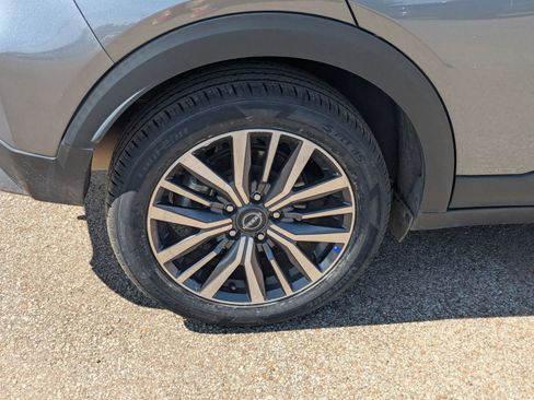 Used 2024 Nissan Kicks SV image 57