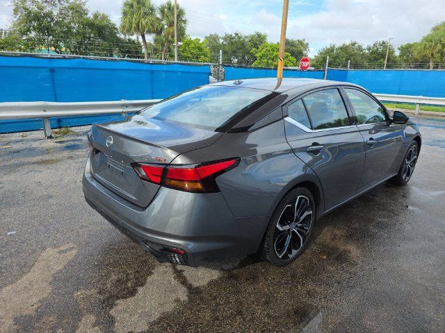 Used 2025 Nissan Altima 2.5 SR FWD image 3