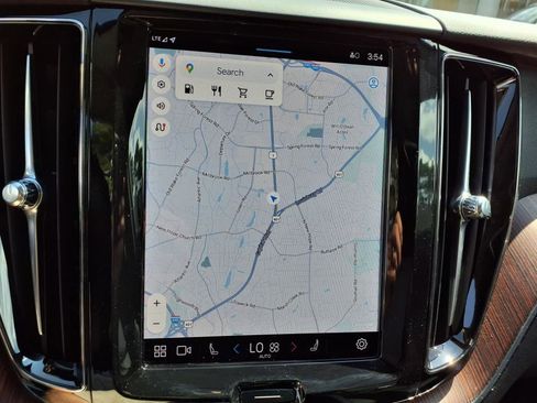 Used 2024 Volvo XC60 B5 Plus image 20