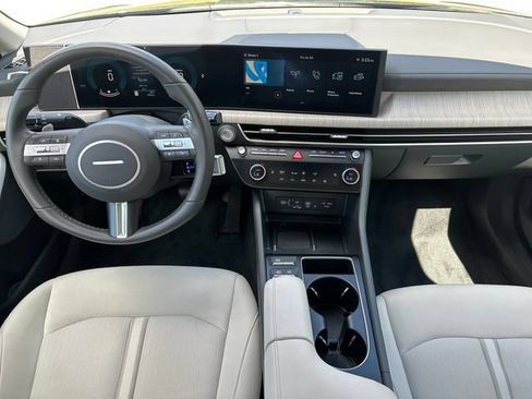 Used 2025 Hyundai Sonata SEL FWD image 17