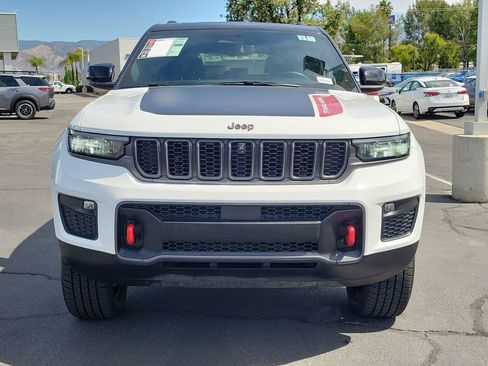 Used 2022 Jeep Grand Cherokee Trailhawk w/ Luxury Tech Group III image 36