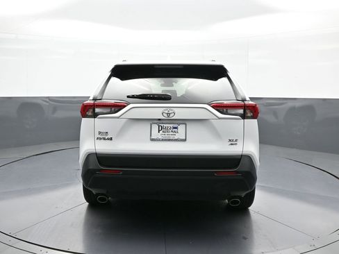 Certified 2022 Toyota RAV4 XLE image 7
