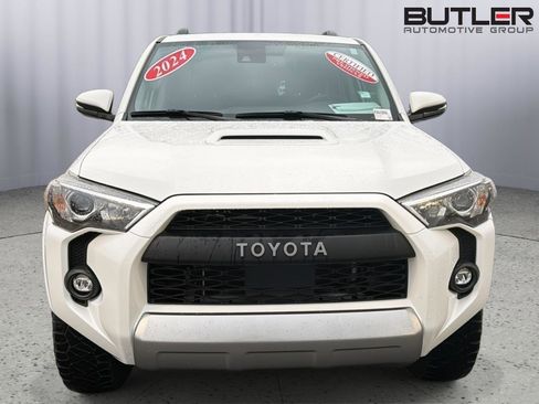 Certified 2024 Toyota 4Runner TRD Off-Road Premium w/ Moonroof Package AWD/4WD image 9