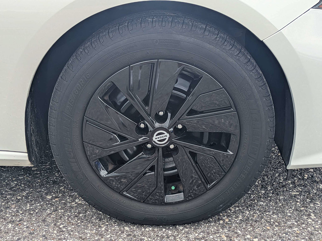 Used 2022 Nissan Altima 2.5 S FWD image 11