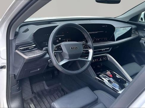 Used 2025 Audi Q5 Premium Plus w/ Premium Plus AWD/4WD image 13