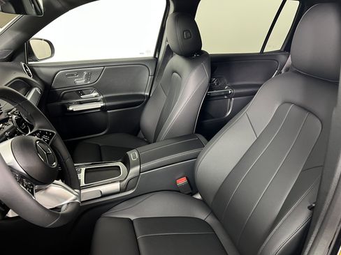 Used 2026 Mercedes-Benz GLB 250 4MATIC image 16