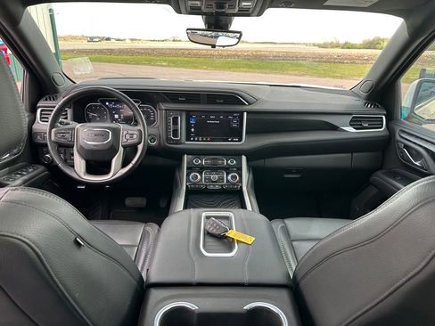 Used 2021 GMC Yukon Denali w/ Denali Ultimate Package AWD/4WD image 27