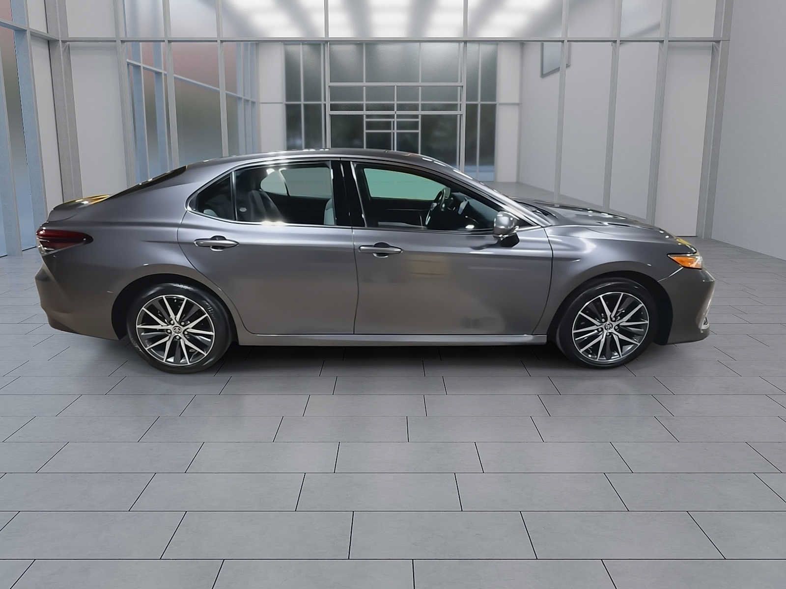 Used 2023 Toyota Camry XLE w/ Cold Weather Package FWD image 9