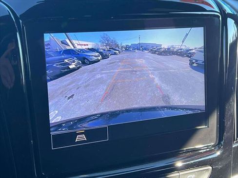Used 2023 Chevrolet Traverse LT image 32