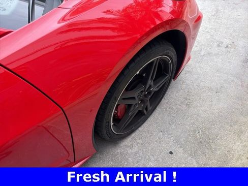 Used 2021 Chevrolet Corvette Stingray w/ Z51 Performance Package image 18