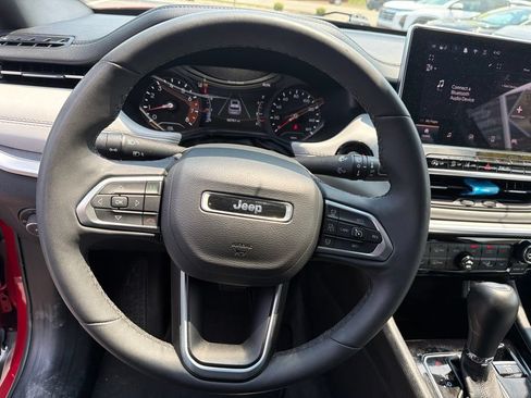 Used 2025 Jeep Compass Limited AWD/4WD image 19