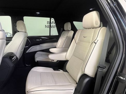 Used 2023 Cadillac Escalade Sport AWD/4WD image 5