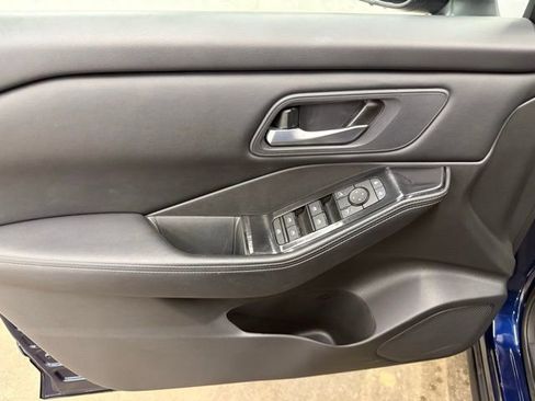 Used 2025 Nissan Rogue SV image 15