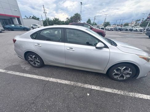 Used 2020 Kia Forte LXS FWD image 15