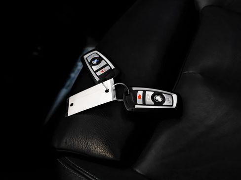 Used 2018 BMW M2 RWD image 46