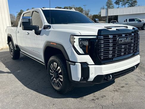 Used 2026 GMC Sierra 2500 Denali Ultimate image 4
