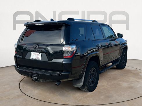 Used 2022 Toyota 4Runner SR5 Premium image 10