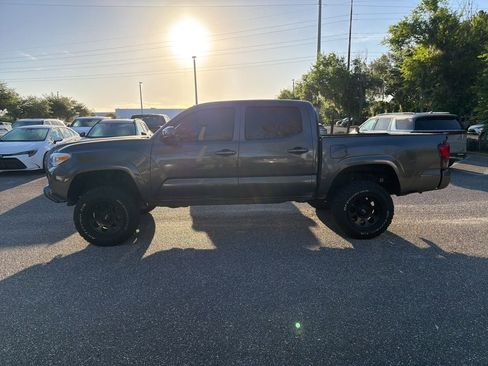 Used 2021 Toyota Tacoma SR w/ SR Convenience Package image 2