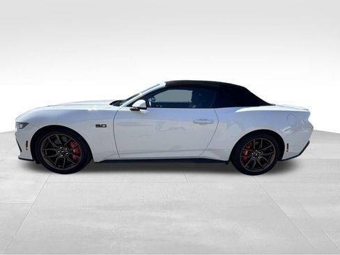 Used 2025 Ford Mustang GT Premium RWD image 11