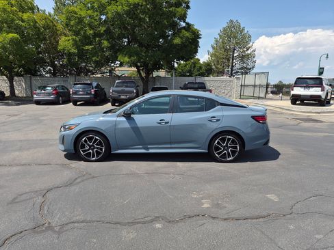 Used 2024 Nissan Sentra SR FWD image 9