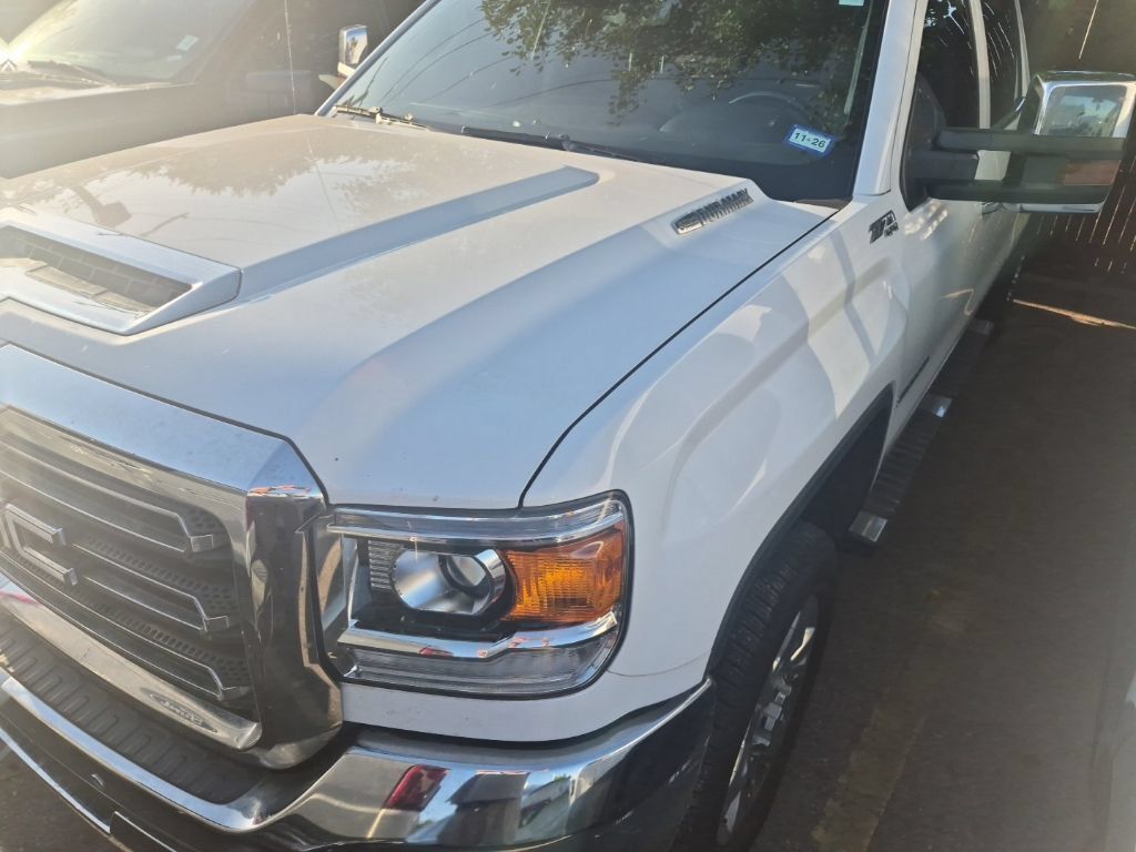 Used 2019 GMC Sierra 2500 SLT w/ Duramax Plus Package AWD/4WD image 9