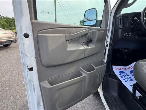 Used 2017 Chevrolet Express 2500 LS RWD image 28