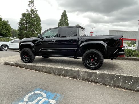 Certified 2025 Toyota Tacoma TRD Pro AWD/4WD image 5