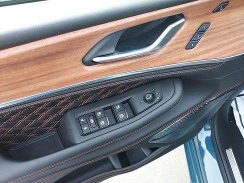 New 2026 Jeep Grand Cherokee Summit w/ Obsidian Package image 19