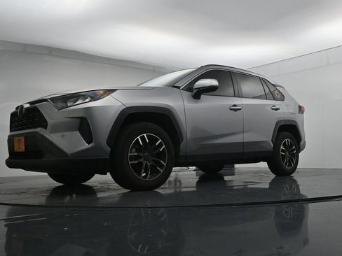 Used 2019 Toyota RAV4 LE w/ All Weather Liner Package AWD/4WD image 20