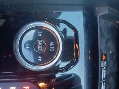 Used 2026 Chevrolet Colorado Z71 w/ Technology Package image 25