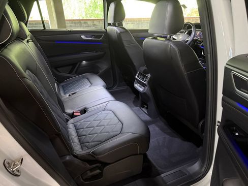Certified 2025 Volkswagen Atlas Cross Sport SEL Premium R-Line AWD/4WD image 25