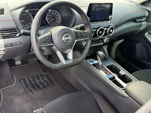 Used 2025 Nissan Sentra SR FWD image 4