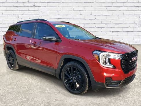 Used 2023 GMC Terrain SLE w/ Driver Convenience Package FWD image 5