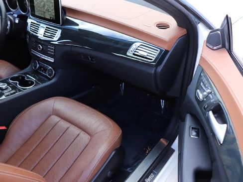 Used 2018 Mercedes-Benz CLS 550 w/ Premium 2 Package image 31