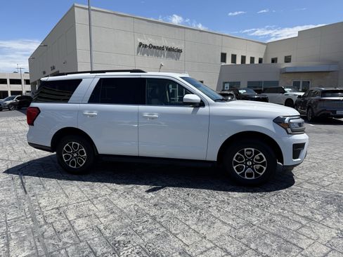 Used 2024 Ford Expedition XLT RWD image 8
