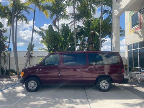 Used 2006 Ford E-150 and Econoline 150 Wagon image 32