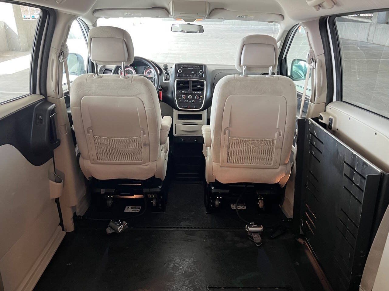 Used 2014 Dodge Grand Caravan SE w/ Quick Order Package 29E SE FWD image 13