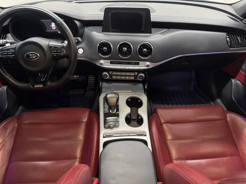 Used 2018 Kia Stinger GT2 AWD/4WD image 2