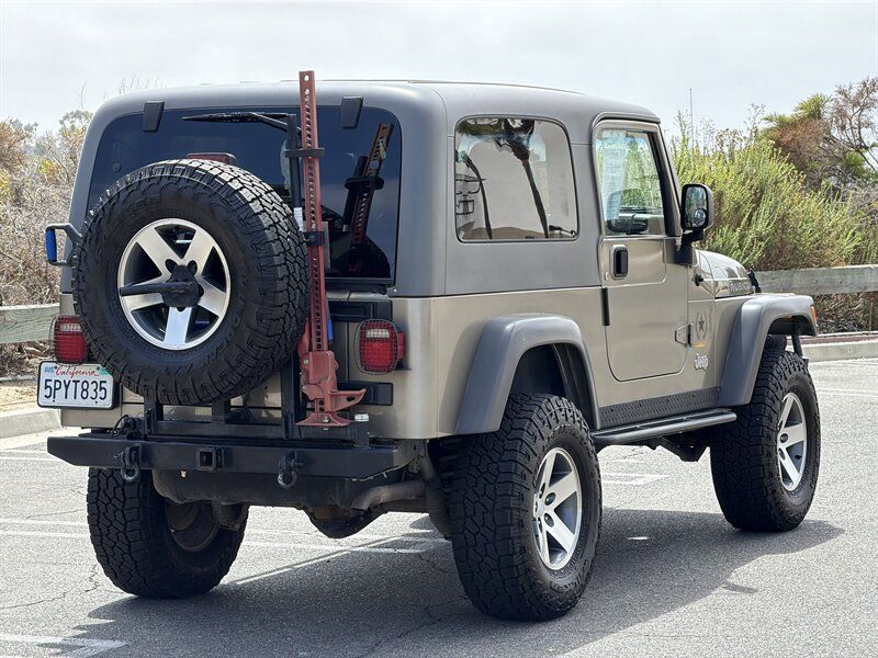 Used 2005 Jeep Wrangler Unlimited Rubicon w/ Sahara Edition Group AWD/4WD image 9