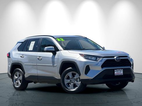 Used 2022 Toyota RAV4 LE image 2