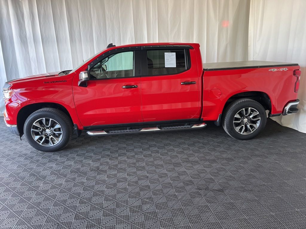 Used 2024 Chevrolet Silverado 1500 LT AWD/4WD image 23
