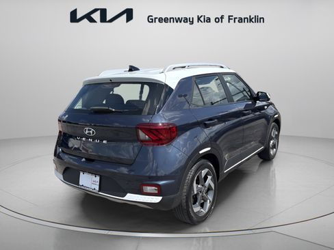 Used 2020 Hyundai Venue FWD image 7