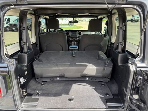 Used 2021 Jeep Wrangler Sport S image 8