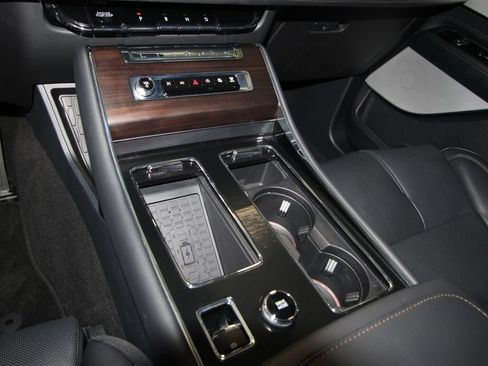 Used 2026 Lincoln Aviator Reserve AWD/4WD image 18