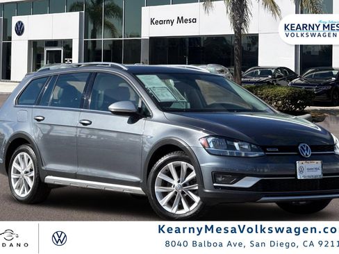 Used 2019 Volkswagen Golf Alltrack S image 1