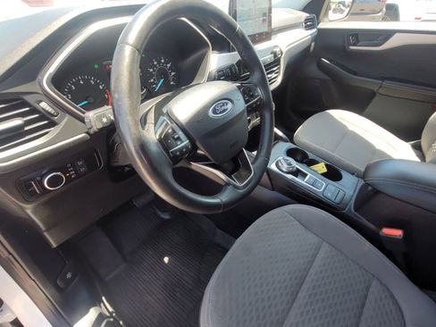 Used 2022 Ford Escape SE w/ Convenience Package AWD/4WD image 9