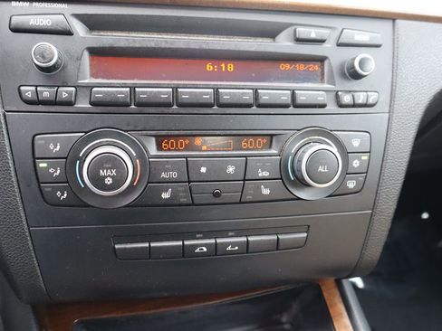 Used 2012 BMW 135i Convertible image 29