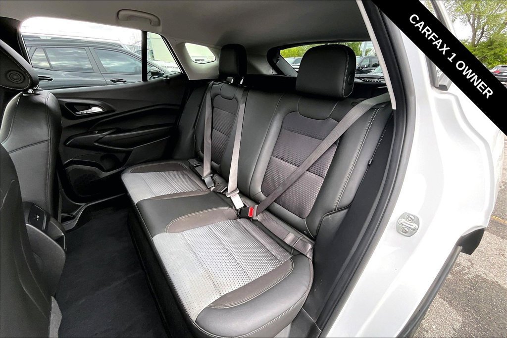 Used 2025 Chevrolet Trax LT FWD image 7