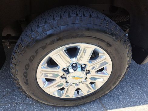 Used 2025 Chevrolet Silverado 2500 High Country w/ High Country Premium Package AWD/4WD image 21